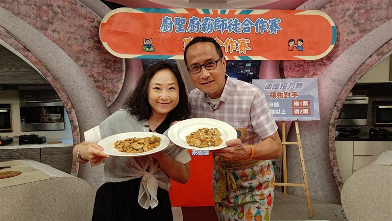 艾偉(右)、廖梨伶上《型男大主廚》宣傳新戲。(圖/大愛提供)