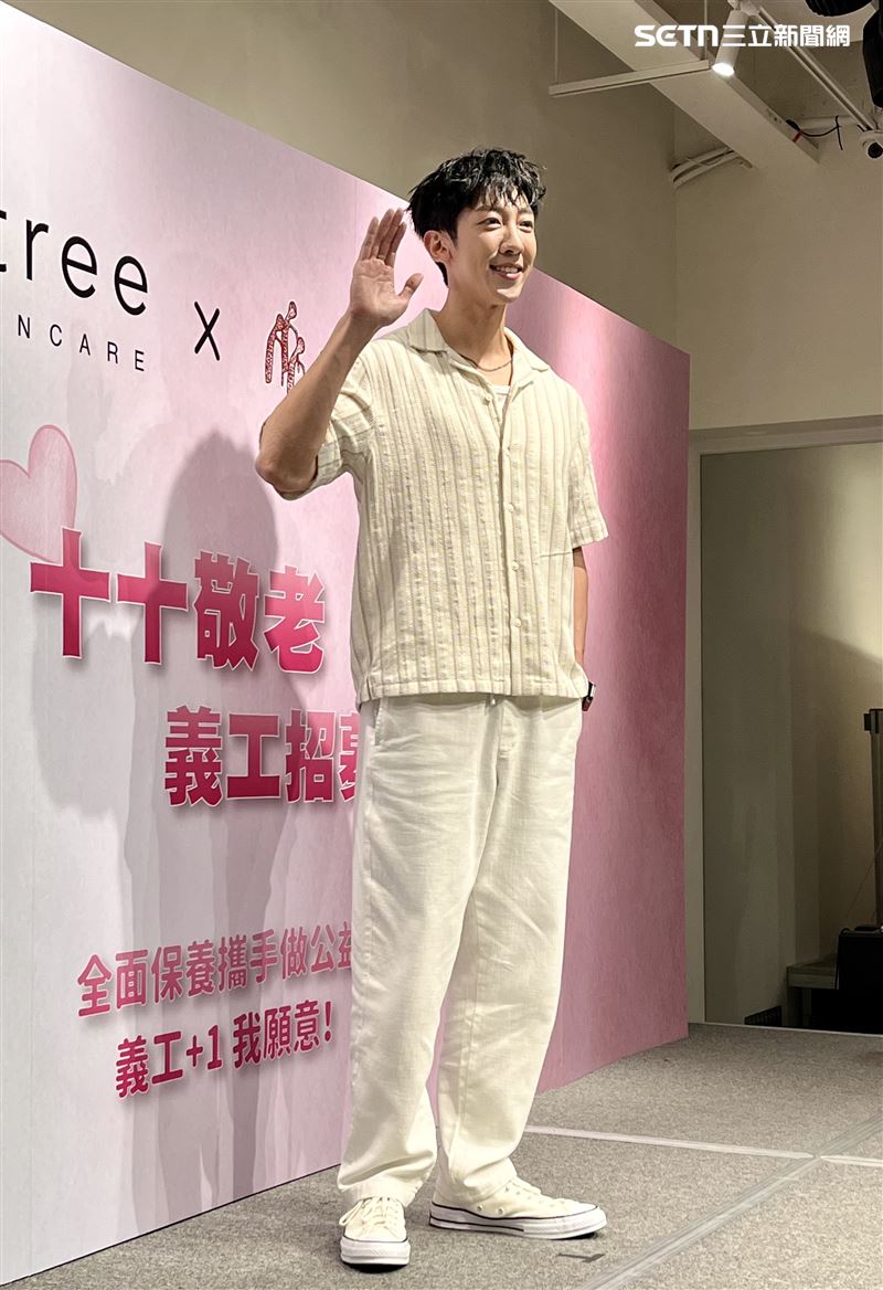 張哲偉提到阿公離世相當鎮定。(圖/記者杜沛學攝影)