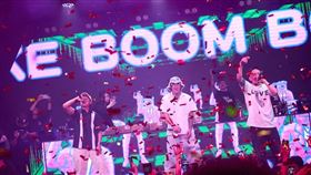 「混血兒娛樂」周末舉辦10周年活動，現場人潮擠爆。（圖／翻攝自ainoko_ent IG）