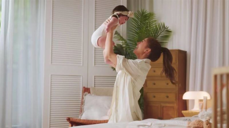 鬼鬼同框混血萌娃被瘋猜是女兒　她回應了