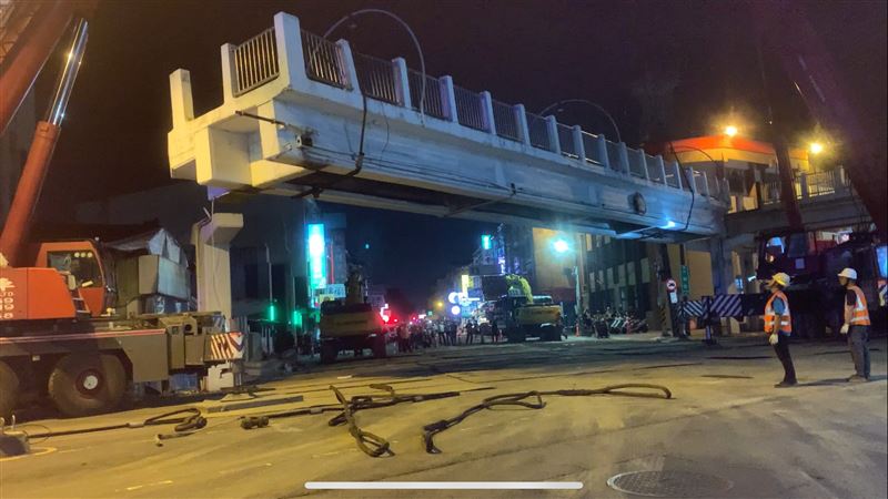 台中水湳天橋拆除！市民嘆：童年也離開了