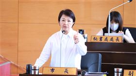 台中大巨蛋選址曝光 盧秀燕盼多給祝福、協助台中大巨蛋選址落腳水湳經貿園區，市長盧秀燕（前）以台北大巨蛋為例，希望政治人物對城市建設多給祝福、協助。中央社記者趙麗妍攝  114年5月28日