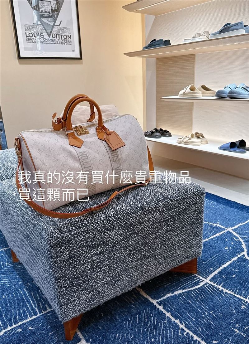 周品均當下拿到袋子時覺得異常輕盈，當場開箱檢查發現是空盒。（圖／翻攝自周品均 threads）