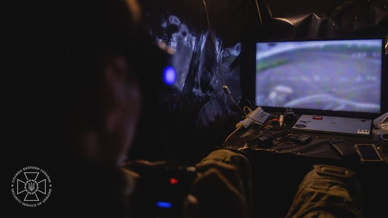 俄狂炸、美暫停軍援　烏簽協議增無人機量