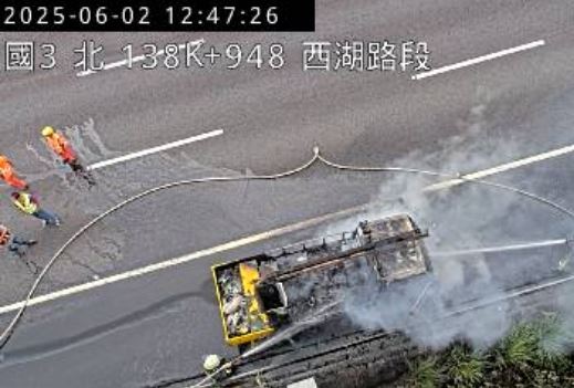 國道3號苗栗西湖段發生火燒車事故,幸好無人傷亡。(圖/翻攝高速公路資訊網)