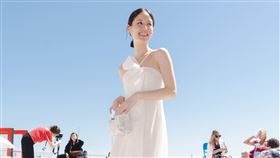 ▲原本天氣預報是暴風雨，袁子芸見朝陽作伴直呼幸運。（圖／力天娛樂提供） 