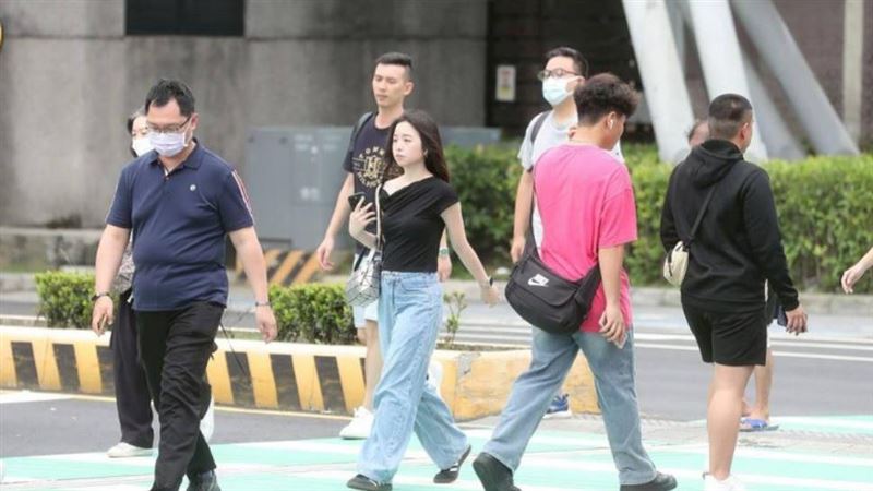 新冠疫情升民眾戴回口罩　網曝1原因引議