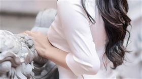 女性,胸部,胸悶,胸痛（示意圖／PIXABAY）