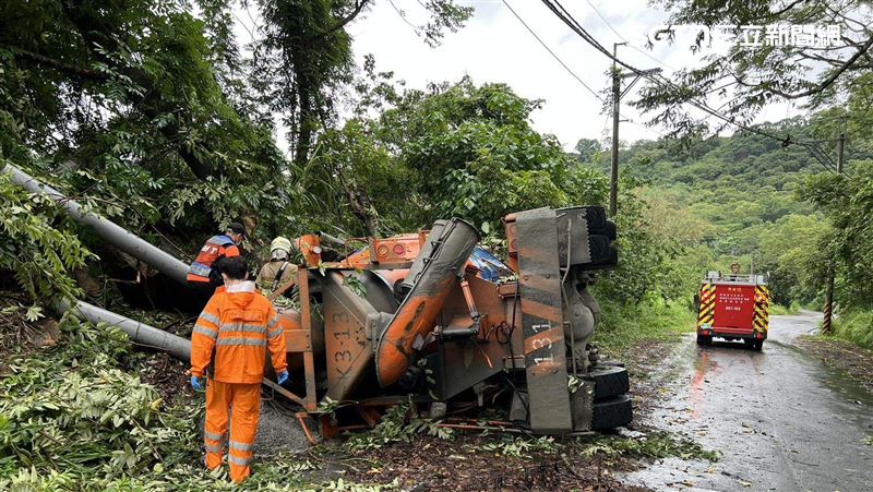 新／台南水泥車翻覆　他被救出「屍僵」亡
