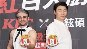 ▲崔鉉碩（右）和肯德基聯名推出創新飯食系列。（圖／記者趙于瑩攝影）