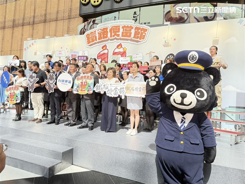 第十屆鐵路便當節登場台鐵今（2）日在台北車站一樓多功能展演廳舉辦展前記者會。（圖／記者李育道攝影）
