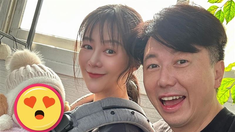 文汶與吳皓昇育有一女。(圖/翻攝自臉書)
