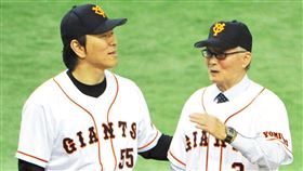 ▲「巨人先生」長嶋茂雄(右)3日在東京逝世，享壽89歲。（圖／美聯社／達志影像）