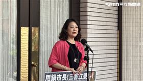 ▲民進黨黨團幹事長吳思瑤於議場前接受聯訪。（圖／記者詹宜庭攝影）