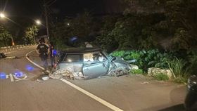 南崁,酒駕,自撞,MINI COOPER（圖／翻攝自《道路救援 事故車 報廢車 大小型車輛 機具運送 24H 小牛拖吊車》）