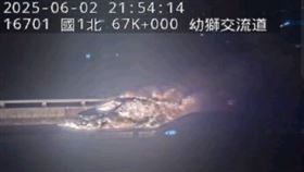 國道,幼獅,火燒車,轎車（圖／翻攝畫面）