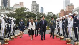 賴清德總統今（3）日主持「軍禮歡迎馬紹爾群島共和國總統海妮伉儷」。（圖／總統府提供)