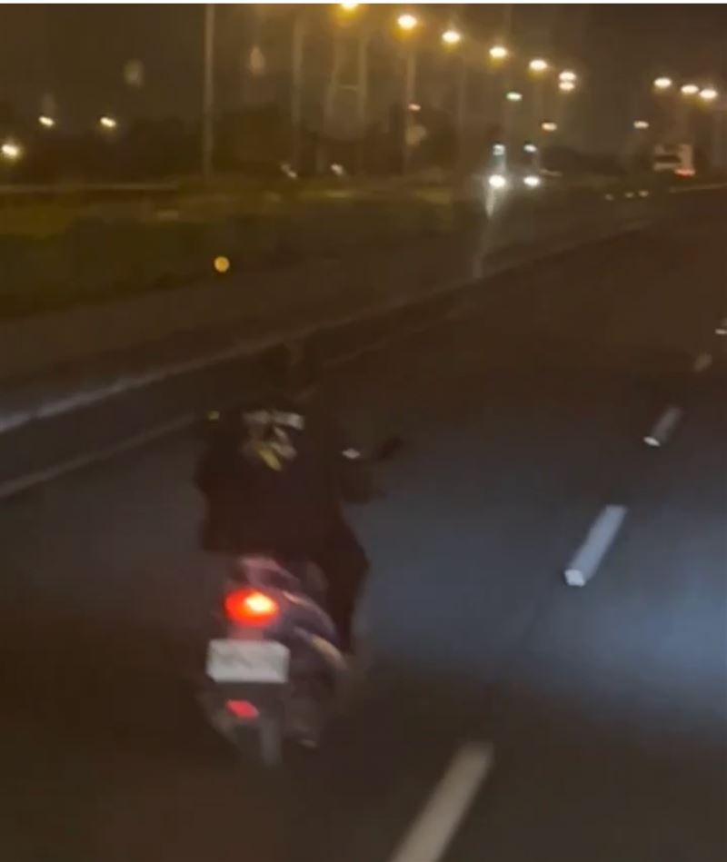 67歲男子深夜騎車闖國道，沒戴安全帽還沿路蛇行狂飆。（圖／翻攝畫面）