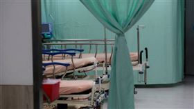 ▲三軍總醫院日前傳出醫療暴力事件，1名心肌梗塞老翁拿遙控器毆打護理師，導致3人受傷。（示意圖／報系資料照）