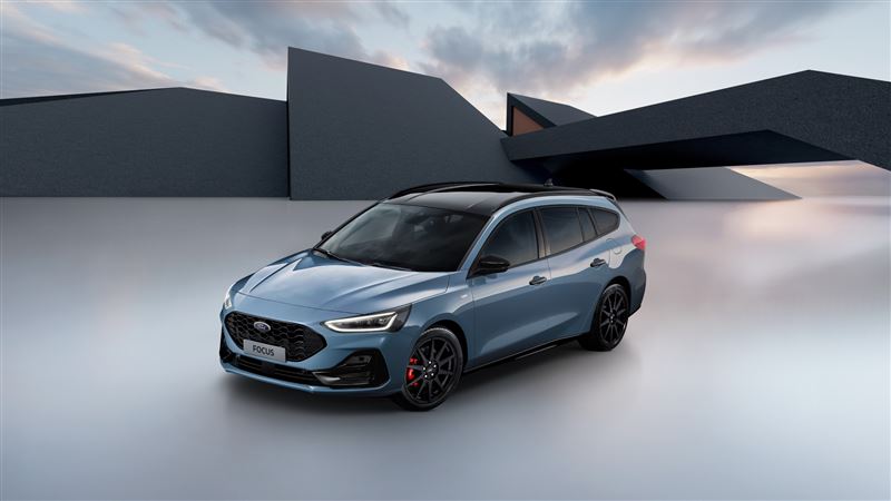 New Ford Focus Wagon紐柏林限定版採用全黑化套件直接強化視覺侵略性。(圖/FOED提供)