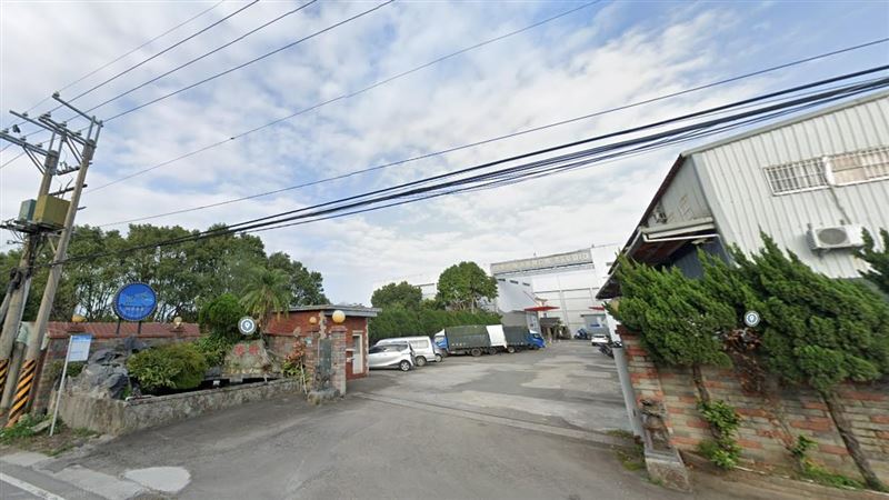 「阿榮片廠」以總價2.1億出售，原經營團隊續留場內，房仲推測應是售後回租。（圖／翻攝Google　Maps）