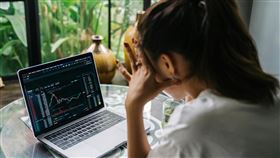 ▲美晶片股帶頭上攻四大指數收紅，日韓股市今天紅盤開出。（示意圖／PEXELS ）