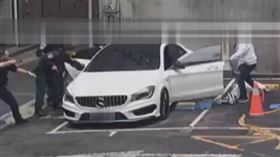 北市刑大去年逮獲有竹聯幫地堂背景、以洪姓父子檔為首的詐團，當場於萬華區逮獲行動水房。（圖／翻攝畫面）