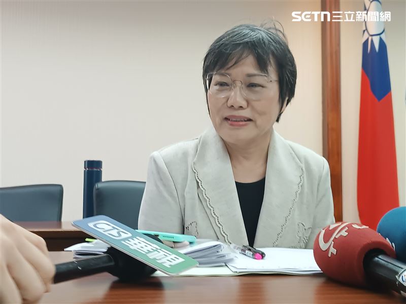 內政部長劉世芳今日赴立法院內政委員會備詢前受訪，有談到「中正路改名」一事。（圖／記者盧素梅攝影）