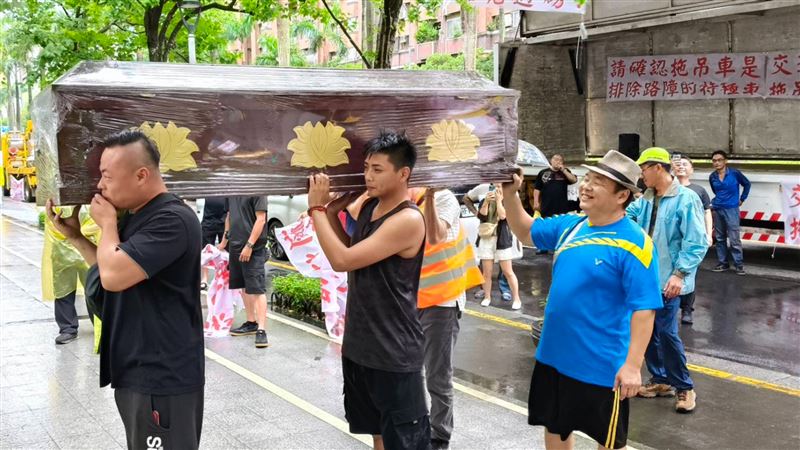 出勤就超載拖吊業抗議　交通部：豁免過磅