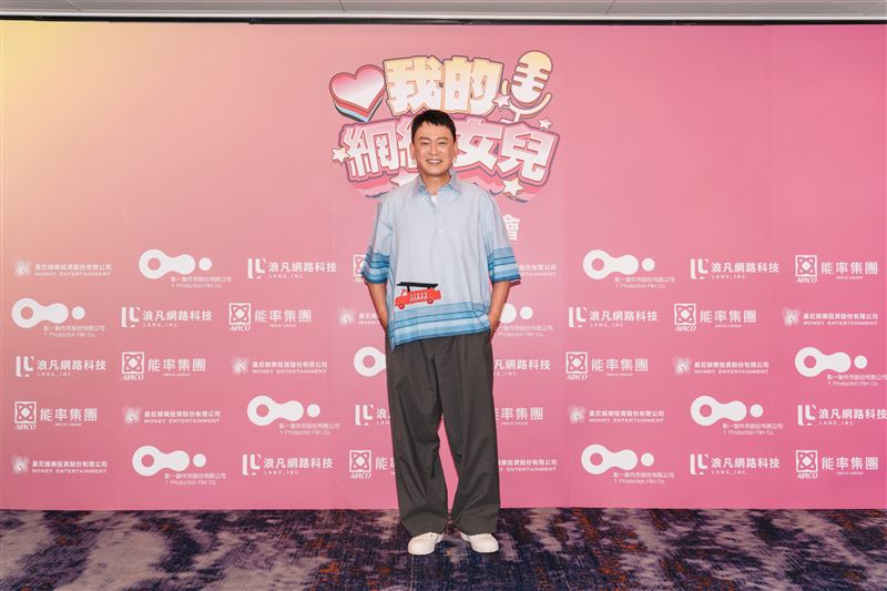 王識賢在《我的網紅女兒》片中與陳怡佳有許多感人家庭故事。（圖／曼尼娛樂提供）