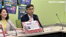 ▲鍾佳濱受訪。（圖／記者詹宜庭攝影）