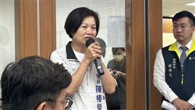 三峽區龍埔里里長陳椿瑩今日回想起該車禍案仍會害怕，「陰影到現在還沒釋懷」。（圖／記者簡浩正）