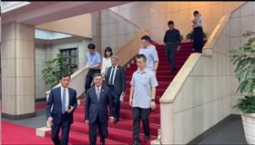 行政院長卓榮泰今（4）日下午出席接見永續行銷聯盟一行前。