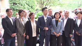 ▲蔣萬安、饒慶鈴、許淑華、王惠美、張麗善、王忠銘針對地方補助款赴行政院訴願並接受訪問（圖／翻攝畫面）