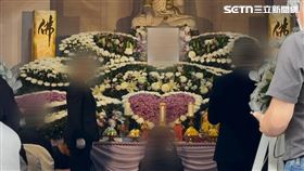 第一個遭撞的40歲洪姓女騎士，家屬今日舉辦告別式。（圖／翻攝畫面）