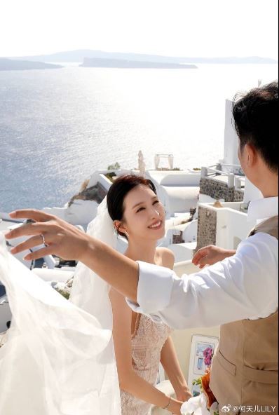 37歲的何天兒今年2月元宵節宣布嫁給拍拖7年男友。（圖／翻攝自微博）