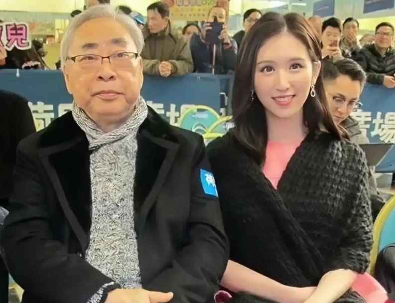 何天兒與林建名（左）的「爺孫戀」轟動一時。（圖／翻攝自微博）