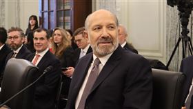 美國商務部長盧特尼克美國商務部長盧特尼克6日表示，總統川普的關稅策略不會延後上路，「絕對會持續實施數天甚至數週」。圖攝於1月29日。中央社記者鍾佑貞華盛頓攝  114年4月7日