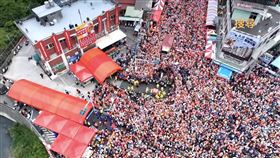 ▲白沙屯媽祖進香的震撼空拍。（圖／寶島神很大）