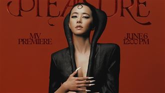 蔡依林中空開到肚臍！辣秀美胸雙手遮不住