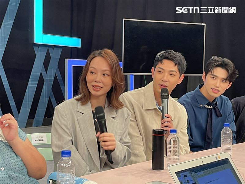 （左起）孫淑媚、連晨翔大談姐弟戀，還有大尺度親密床戲、吻戲，右為。（圖／記者趙浩雲攝影）