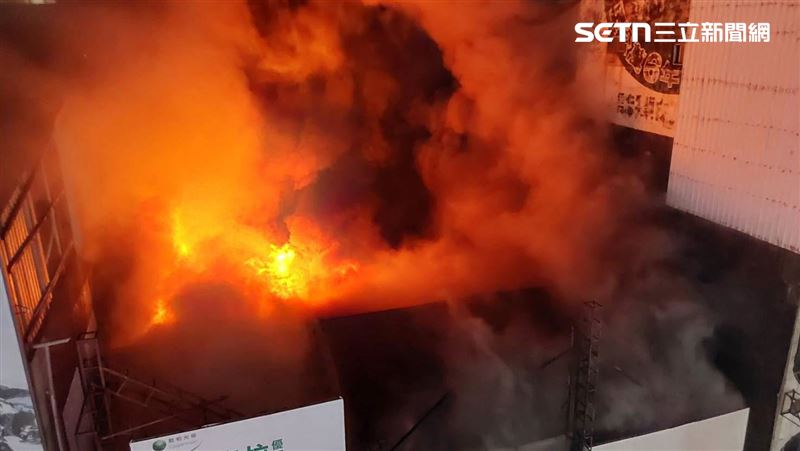 多圖／嘉義車站前商圈大火　火海吞7民宅