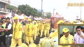 ▲媽祖婆行進路線常出人意料。（圖／寶島神很大）