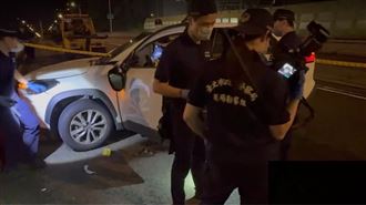 通緝犯凌晨拒檢撞2警　遭連開12槍中彈亡