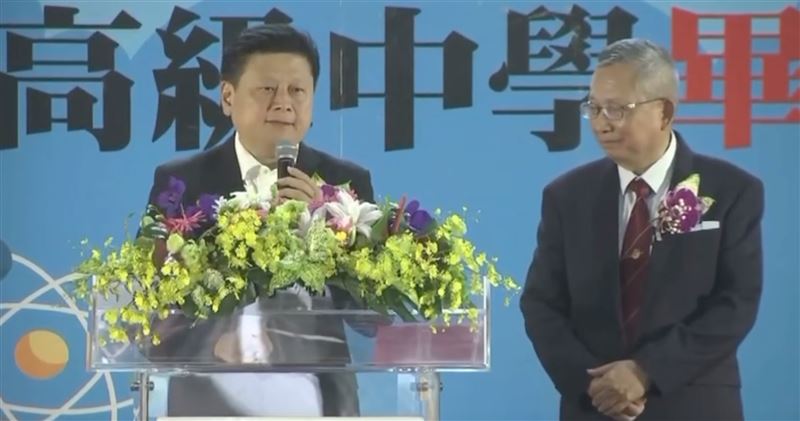 傅崐萁出席花蓮縣四維高中畢業典禮。（圖／翻攝自Threads）