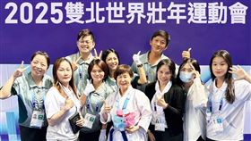 ▲南山人壽業務夥伴熱情參與世壯運，擔任活動志工，一起活出精采人生。（圖／南山人壽提供） 