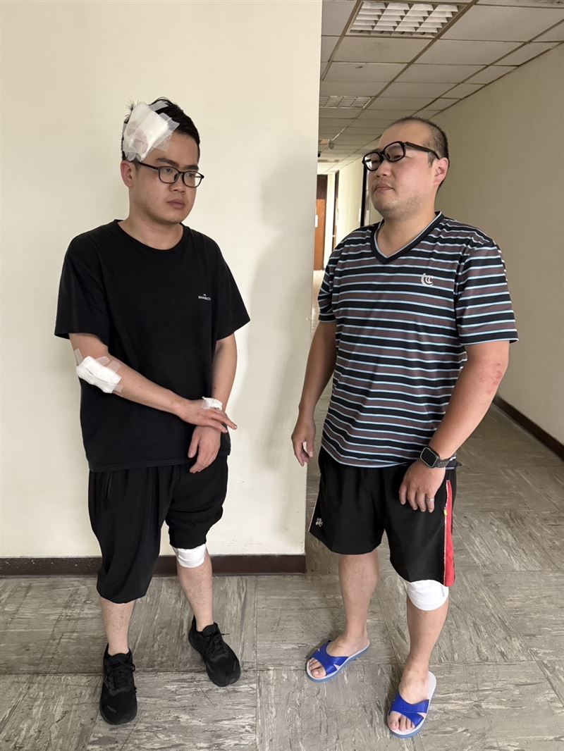 2名員警遭通緝犯撞飛傷勢曝光。(圖/翻攝畫面)