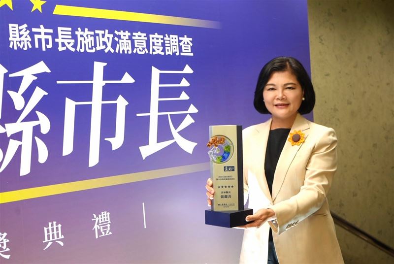 張麗善執政6年提高農業、觀光產值，施政滿意度高達72.8%。(圖／翻攝畫面)