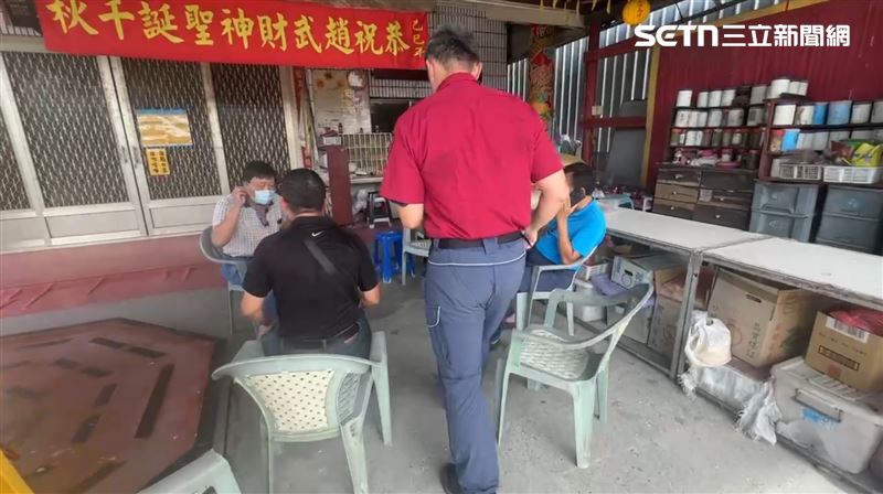 屏東縣消防局派員前往了解,並進行防火宣導。(圖/記者朱俊傑攝影)