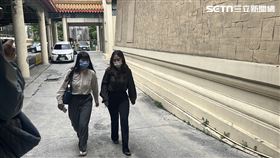 法醫到場解剖相驗，以進一步釐清確切死因。（圖／記者黃翎瑄攝）